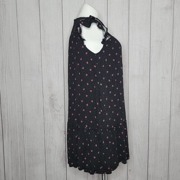 Torrid Mini Rayon Slub Crochet Yoke Shift Dress, size 1 - Picture 3 of 8